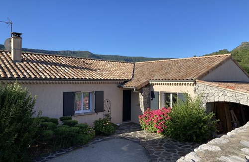 Rochessauve Villa | Charming single-storey villa, quiet location with swimming pool, shaded dining area