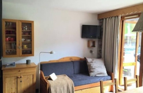 Valmorel Apartment | Charming ski-in/ski-out chalet apartment 50m from slopes and shops