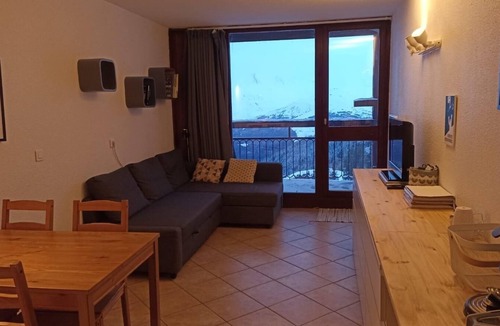 Bourg-Saint-Maurice Apartment | Charming Studio facing Mont Blanc ARC 2000, ski-to-door departure, 30 m2, 5 people
