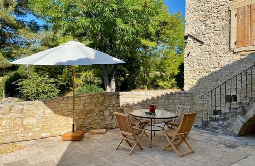 Caseneuve House | Charming stonehouse with breathtaking views of the Luberon national park