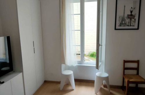 Quartier de la Goutte-d'Or Apartment | Charming studio 20 M2