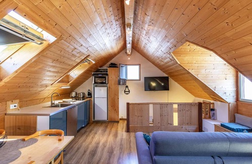 Luz-Saint-Sauveur House | Charming Village House for 4, Luz-Saint-Sauveur – Ski Resorts Nearby