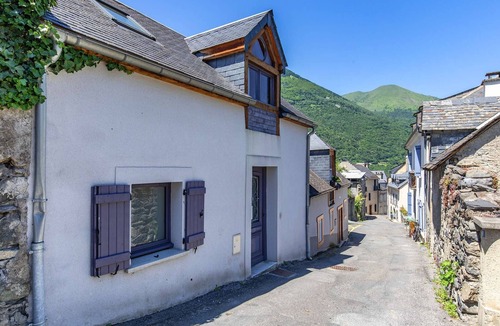 Luz-Saint-Sauveur House | Charming Village House for 4, Luz-Saint-Sauveur – Ski Resorts Nearby