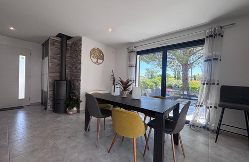 Teyran House | Charming villa with a pool