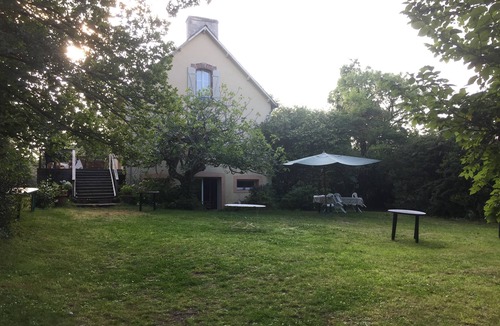 Ile-aux-Moines House | Charming walled house with a beautiful garden.Located on a car free island
