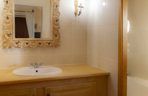 Murviel-les-Beziers Bed & Breakfast | Chateau de Murviel