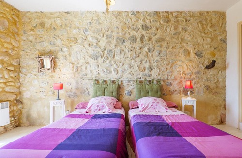 Gras Bed & Breakfast | Chez Bacchus - Syrah Room with Private Terrace and Wi-Fi