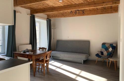 Condat Apartment | Chez Burons&Bouchons, Le Refuge Gourmand et Authentique