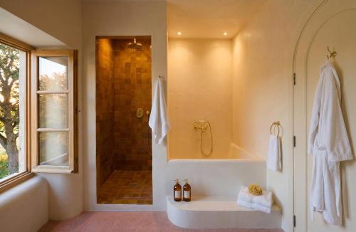 Villeneuve d'Aveyron Hotel | Chez Gratien Hôtel Bistro Spa