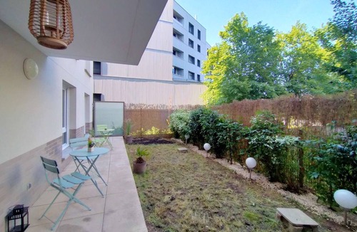 Saint-Denis Apartment | Chic and spacious apart with terrace and parking