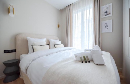 Quartier du Faubourg-Montmartre Apartment | Chic Apartment in Central Paris
