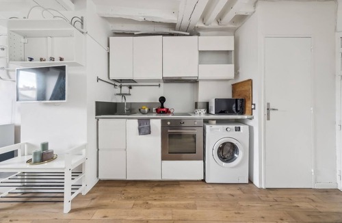 Les Halles Apartment | Chic Studio in Historic Heart of Paris