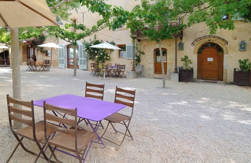 Ollieres Cottage | CIBOULETTE Vacation Rental – Large duplex for 9–11 people with a pool, in the heart of the vineyards.