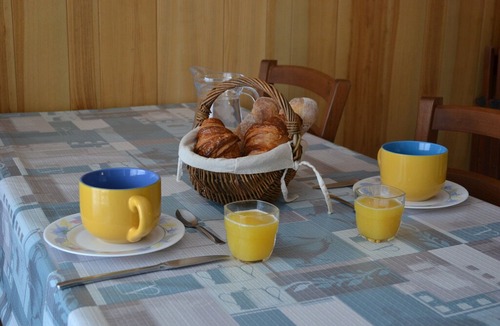Vaujany Apartment | Claret 2 Apt 1 - One Bedroom Apartment, Sleeps 6
