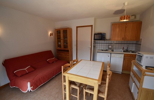 Vaujany Apartment | Claret 2 Studio 3 - One Bedroom Apartment, Sleeps 4