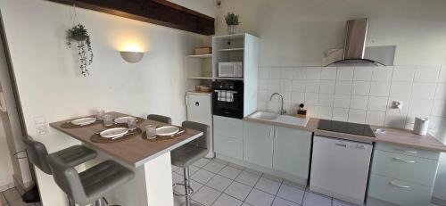Valence Apartment | Climatisation Charme et tranquillité au cœur de la vieille ville