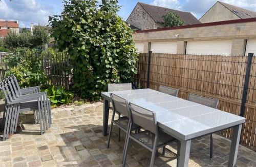 Bretigny-sur-Orge Apartment | Climatisation, Parking privé, Maison plein pied proche gare, 1 chambre, capacité 4