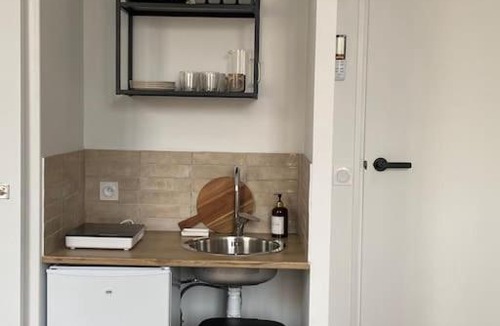 Terreaux - Bat d'argent Apartment | Collection Terreaux - No 5 Balcon sur place w AC