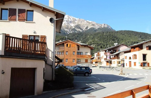 Aussois Apartment | COM213M: Apartment in a quiet neighborhood near the free shuttle buses and the swimming pool