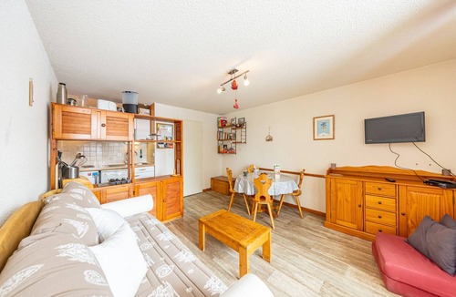 Montgellafrey Apartment | Comfort Studio for 4, Ski-in/Ski-out, South Balcony