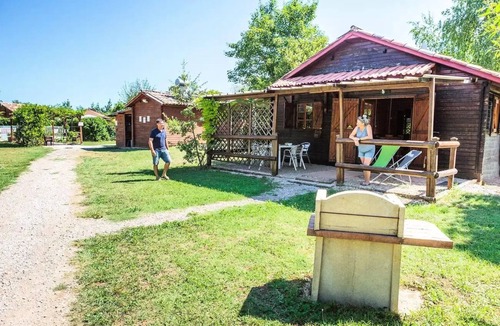 Brens Ski Chalet | COMFORT LOFT CHALET - 1 large room - AC - TV - BBQ - Housekeeping* - 35 m² + 14 m² covered terrace - Sleeps 4