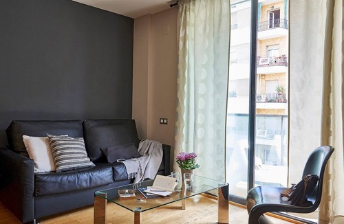 el Fort Pienc Apartment | Comfortable 2 bedroom Borne apartment with parking ideal for families