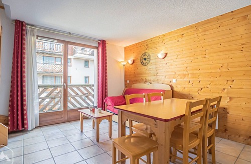 Aussois Apartment | Comfortable 2-room duplex at the slopes with parking