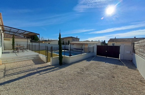 Aubignan Villa | COMFORTABLE FAMILY VILLA in a very quiet residential neighborhood, with a private pool