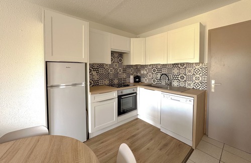 Les Hauts de Canet Resort | Comfortable 2-Bedroom Apartment at Malibu Village – Pools, Nature & Beach