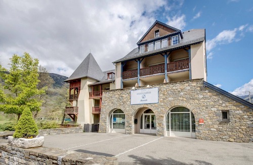 Peyragudes Apartment | Comfortable Loudenvielle Valley Stay for 6