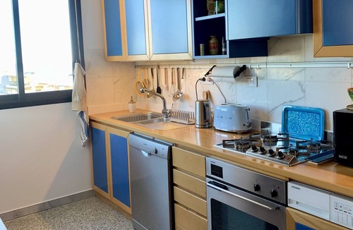Menton Apartment | Comfortable top-floor apartment with sea view (Rosiers)