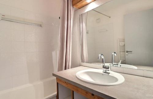 La Perriere Apartment | Confortable 2 Pièces + Cabine, Animaux Admis, Skis aux Pieds - FR-1-182A-11