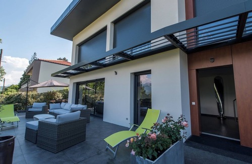 Sevrier Villa | Contemporary design villa with view of Lake Annecy