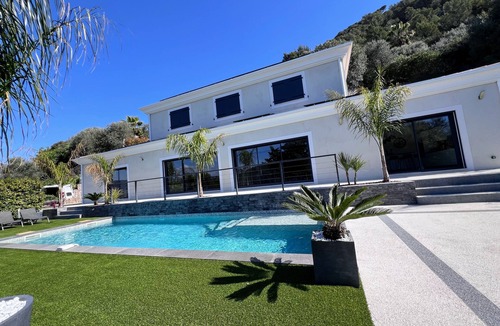 La Trinite Villa | CONTEMPORARY VILLA BETWEEN NICE AND VILLEFRANCHE SUR MER