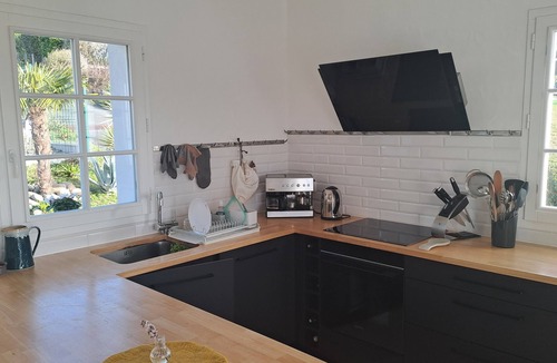 Jatxou House | Contemporary villa, private pool, mountain view, 15 min from Bayonne 2 people