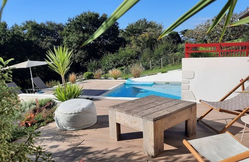 Jatxou House | Contemporary villa, private pool, mountain view, 15 min from Bayonne 2 people
