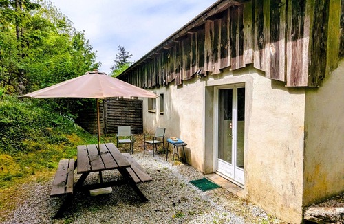 Le Soulie House | Cool Nature Retreat with Pool in the Heart of the Forest