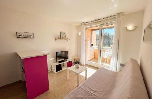 Sanary-sur-Mer Apartment | Coquet studio dans résidence avec piscine Sanary
