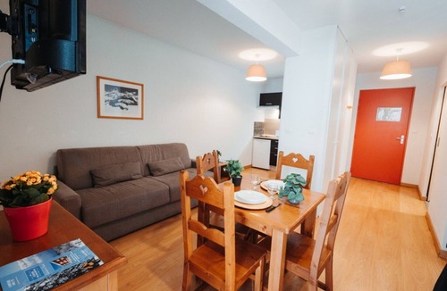 Ax-les-Thermes Apartment | Corsican apartment near sandy beaches