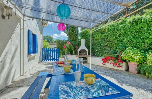 Jau-Dignac-et-Loirac House | Cosy apartment in villa for 5 guests with WIFI, TV and terrace