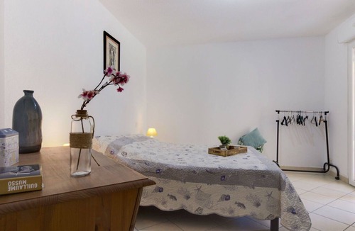 Saint-Nazaire Apartment | Cosy apartment for 4 guests with WIFI, TV, terrace, pets allowed and parking