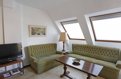 L'Ampolla Apartment | Cosy apartment for 6 guests with WIFI, A/C, TV, terrace and pets allowed