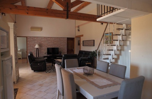 Caseneuve Villa | Cosy home in front of Luberon