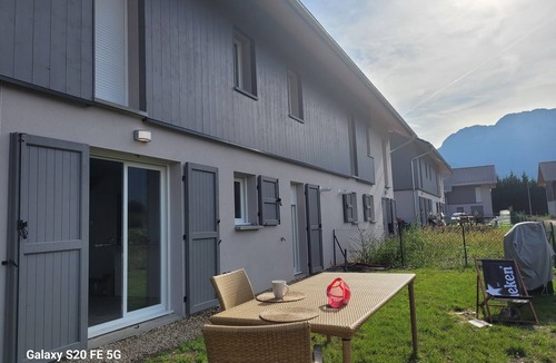Verthier Villa | Cosy house between lake and mountains