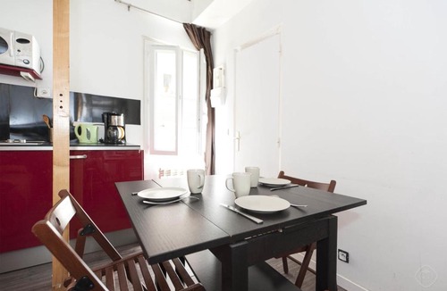 5th Arrondissement Apartment | Cosy Monge Studio