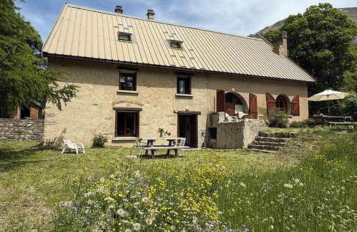 Le Pied du Col House | Cosy mountain house, 4 bedrooms