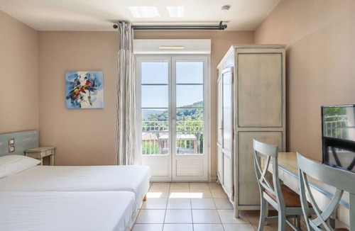 Callian Apartment | Cosy studio | 2 piscines + vues imprenables