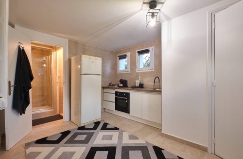 Eybens Apartment | Cosy Studio in Grenoble, Renovated and Comfortable