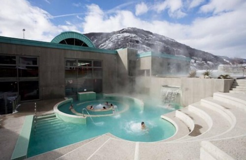 Ax-les-Thermes Apartment | Cosy studio in the center of Ax les Thermes, ideal for spa treatments and skiing