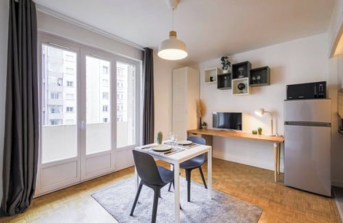 Quartier Exposition-Bajatiere Apartment | Cosy studio "Le Nid Tranquille" - Fully Equipped - Secteur Chavant